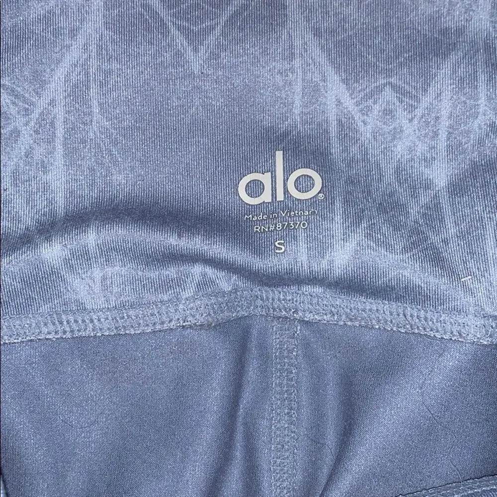 Alo Blue and Yellow Print Cropped Leggings | Sz S